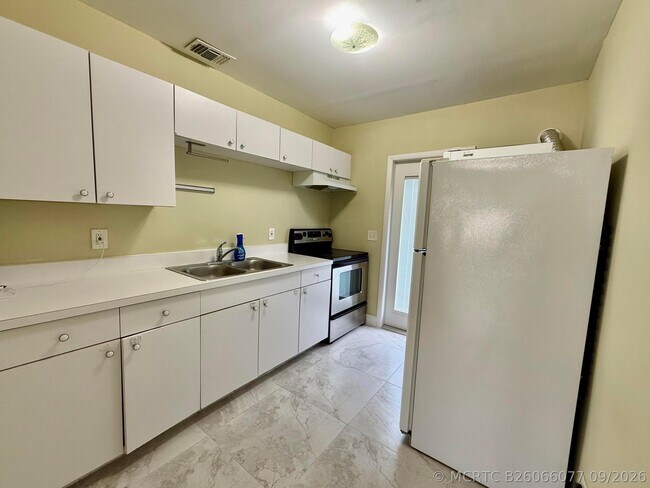 Photo - 1691 W 26th St