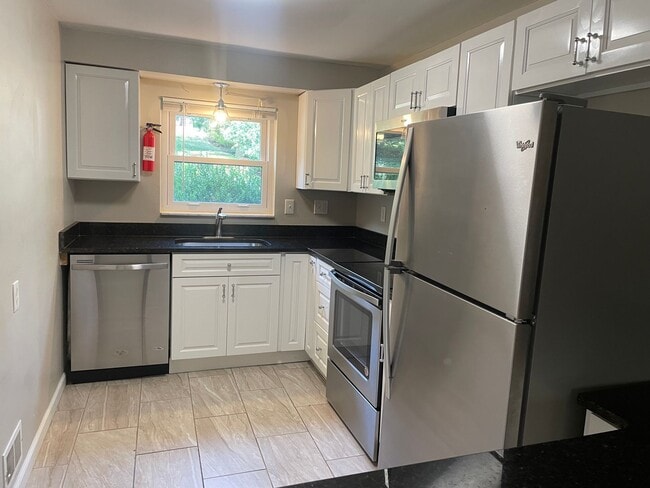 Building Photo - 7401-7403 Brighton Rd Unit 7403 Brighton