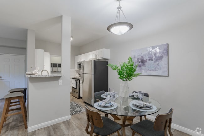 2BR, 2BA - 1,121 SF "The Ridge"