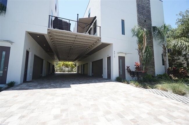Photo - 4910 W McElroy Ave Townhome