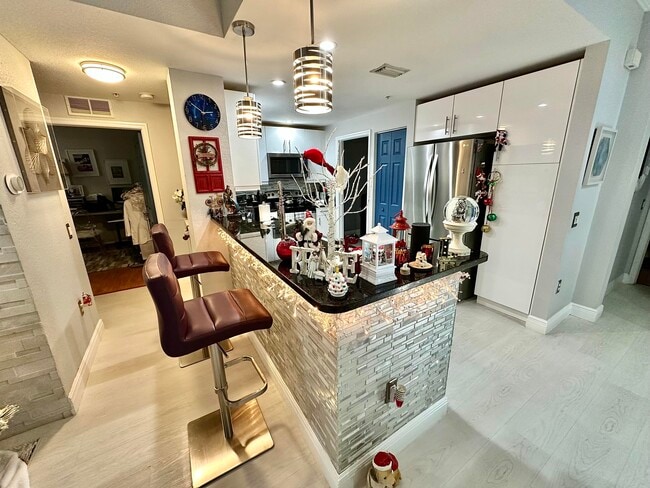 Photo - 4720 Mimosa Pl Unit 905