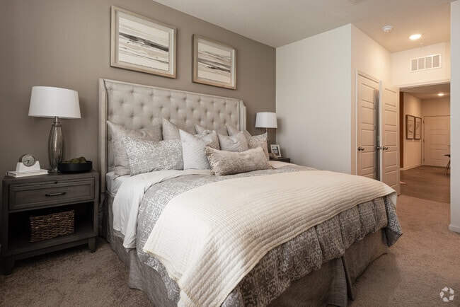 2BR, 2BA - 1,108SF