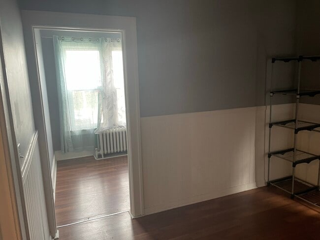 Photo - 863 Marentette Av Unit 5