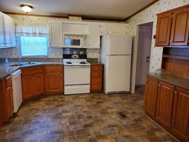 Photo - Charm & Commuter Convenience – 3BR/2BA Outside City Limits