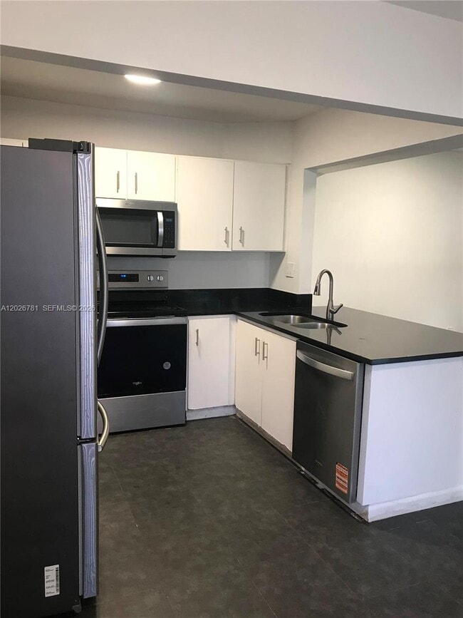 Building Photo - 462 NE 210th Cir Terrace Unit 101-9