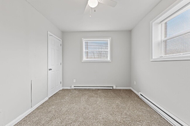 Building Photo - "Charming 2-Bedroom Retreat with Spacious Design in Indianapolis – Ideal Comfort Awaits!" Unit F