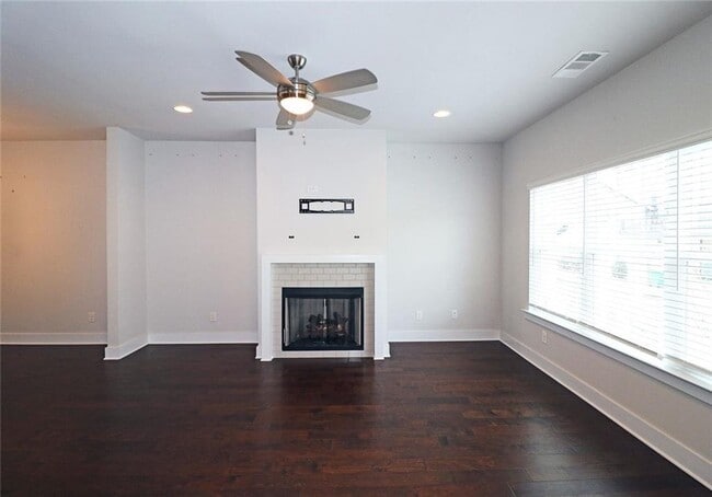 Photo - 2163 Wiggins Walk