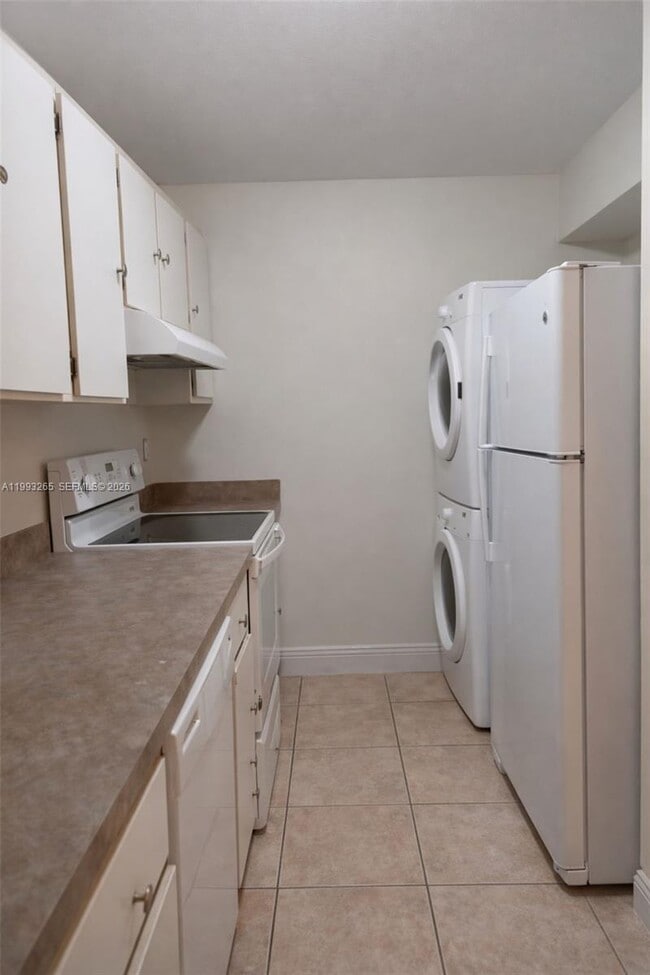 Photo - 3748 N University Dr Unidad A-8