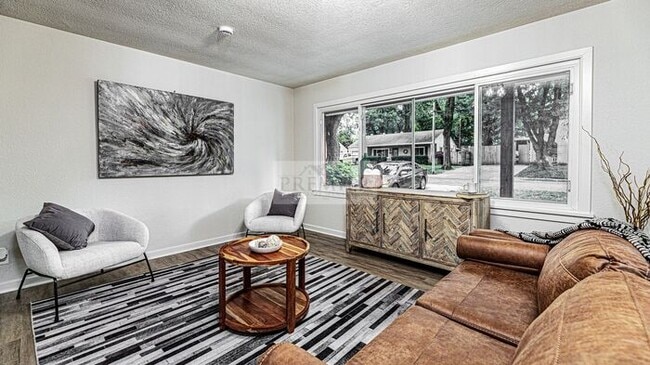 Photo - 8340 Riggs St