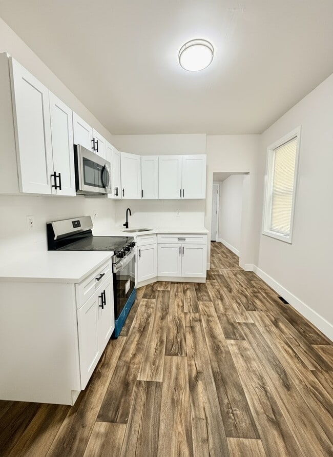 Photo - 1855 E Westmoreland St