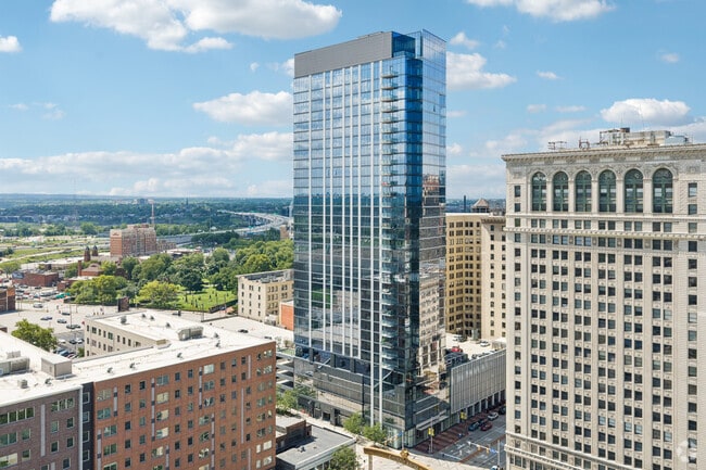 Building Photo - The Lumen
