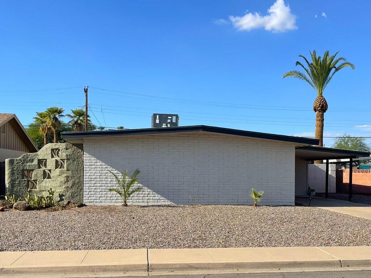 Freshly Updated Home In The Heart Of Tempe! - Freshly Updated Home In The Heart Of Tempe!