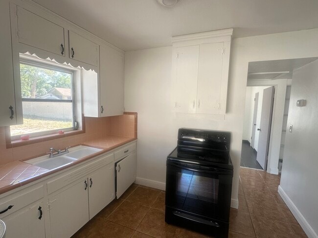 Photo - 4824 Dr Martin Luther King Jr St S