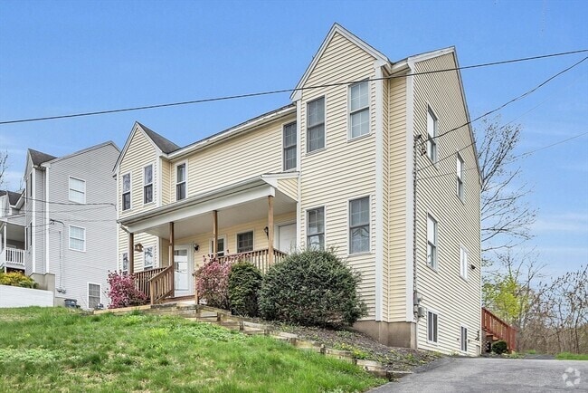 Building Photo - 2 Wigwam Hill Dr Rental