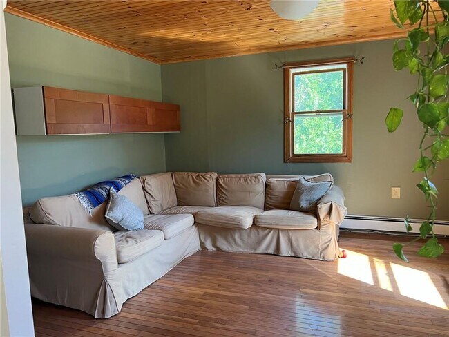 Photo - 104 Howland Ave Unidad 2