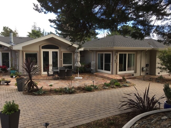 Photo - 1485 Lakeview Dr