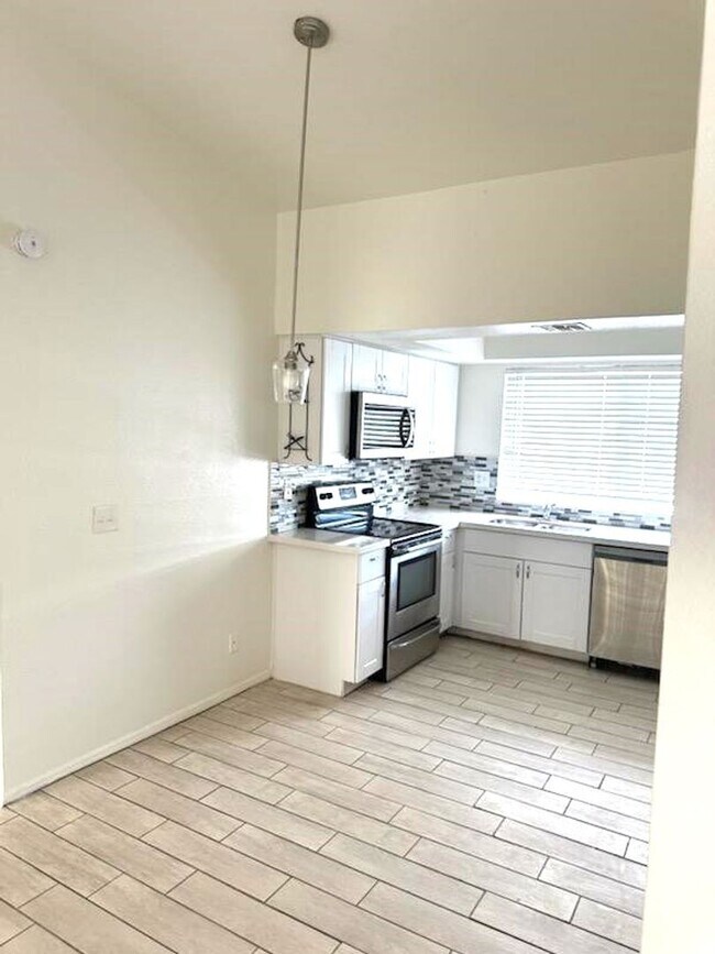 Photo - 2 bed 2 bath condo with balcony Unit #4