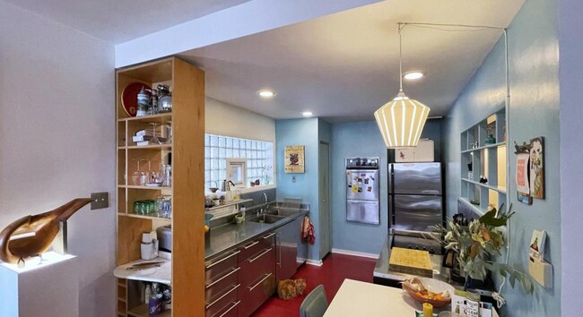 Photo - 1238 Leopard St