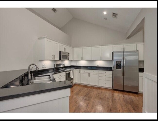 Photo - 109 Edgewood Ct