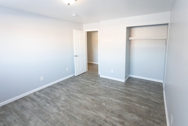 Photo - 2917 Harwick Dr Unit 4