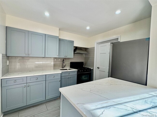 Photo - 31-17 38th St Unidad 2 FL