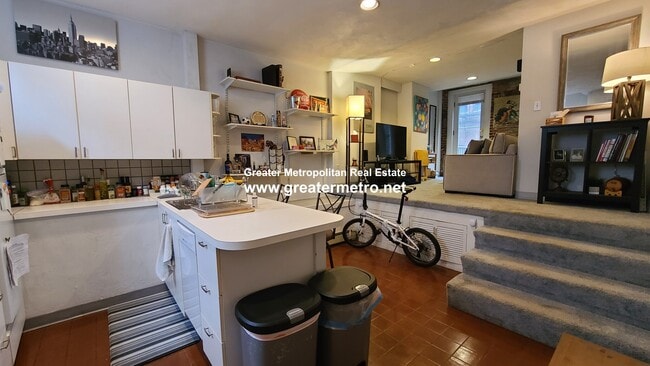 Building Photo - 207 Salem St Unit 1