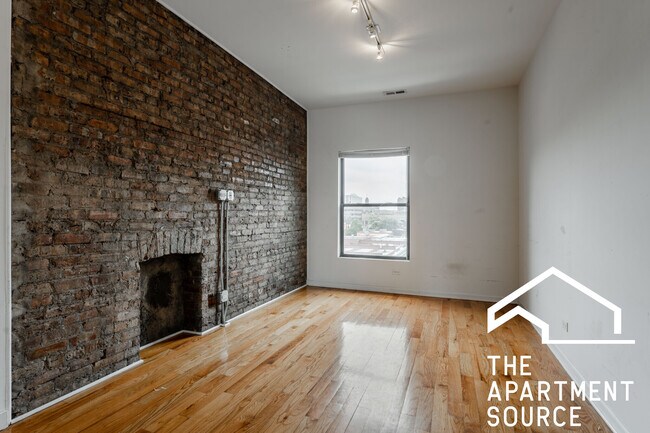 Building Photo - 1212 W Foster Ave Unit 3B