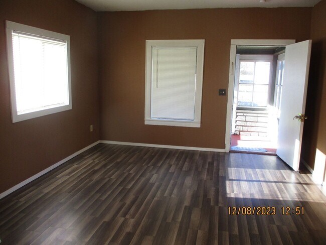 Photo - 916 Lincoln St