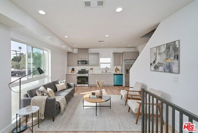 Photo - 1108 Queen Anne Pl