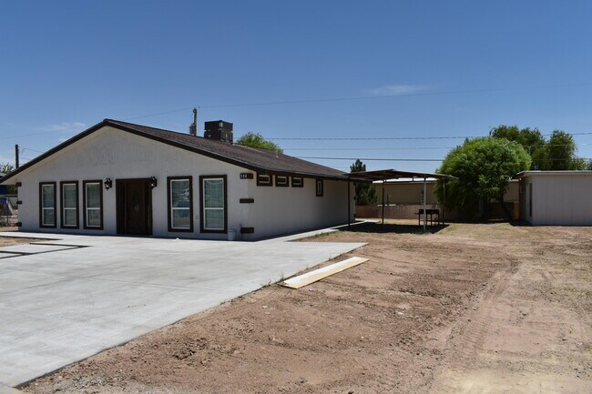 330 Plantation Dr