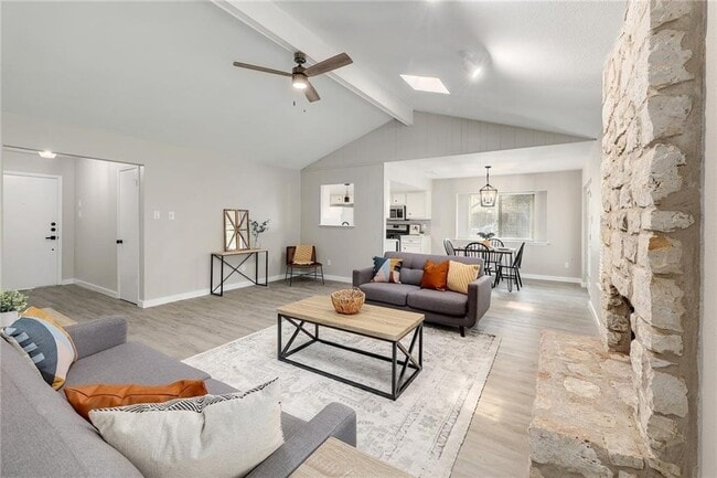 Building Photo - 707 Newcastle Ln