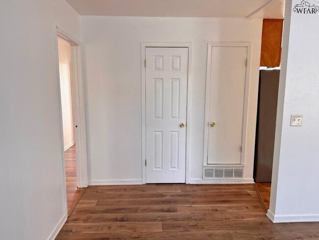 Photo - 1827 Eden Ln