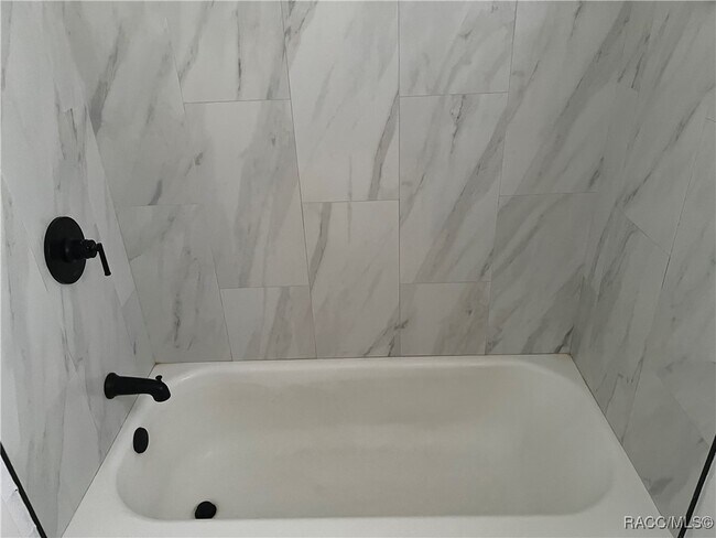 Photo - 8 W Murray St