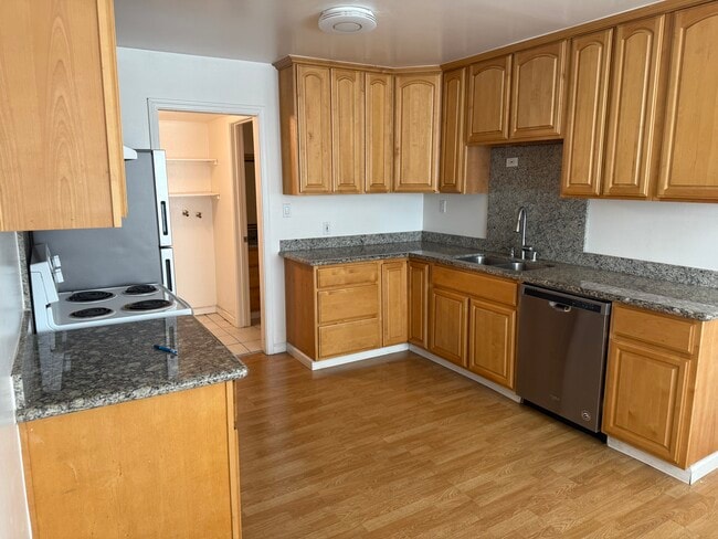 Photo - 1213 W Washington Ave