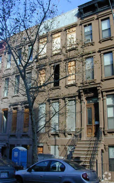 6 CON 130th ¡St - 6 W 130th St