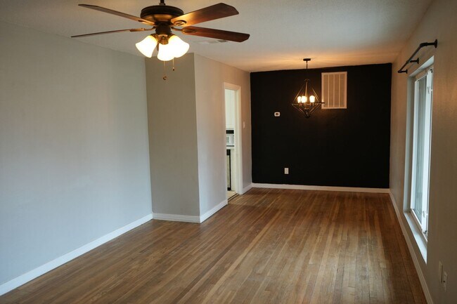 Photo - 3813 33rd St