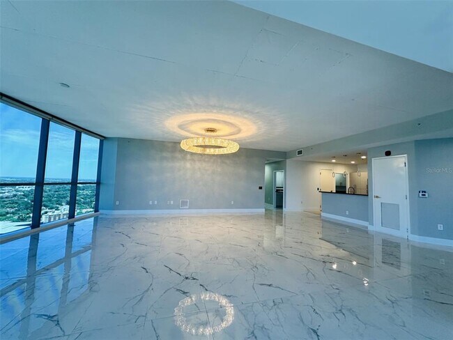 Photo - 111 E Washington St