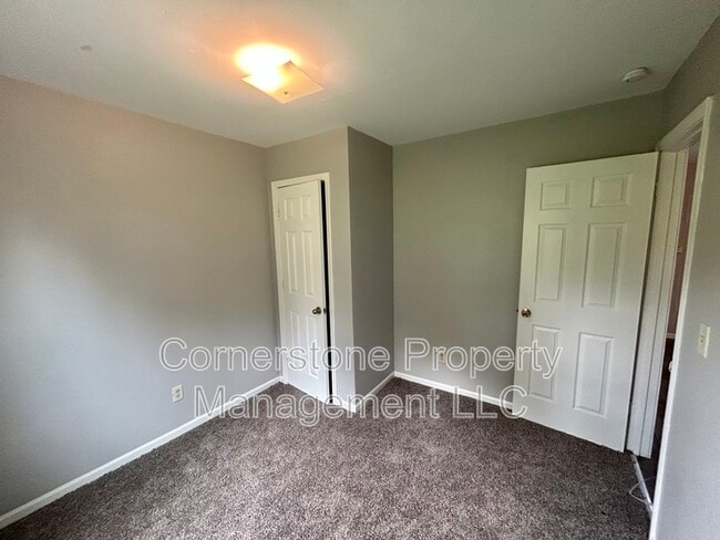 Photo - 8255 Lakeview Dr