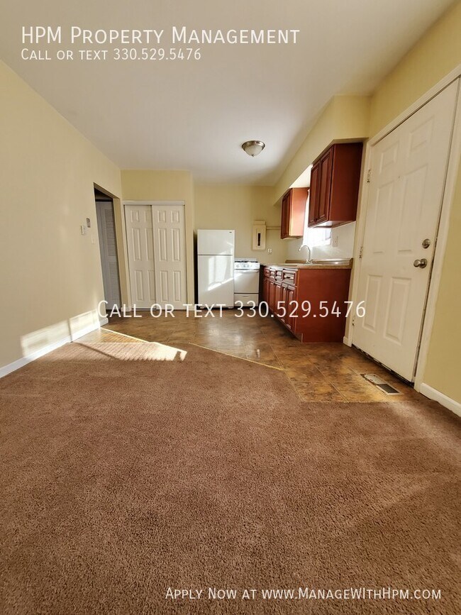 Photo - 2385 Newton St