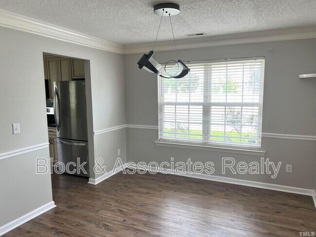 Photo - 5013 Marathon Ln