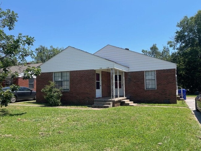 1 Bed 1 Bath Duplex For Lease Now! - 1 Bed 1 Bath Duplex For Lease Now! Casa