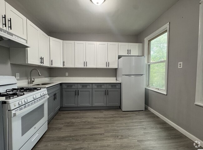 Building Photo - 135 Wegman Pky Rental