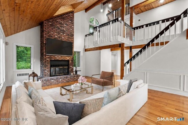 2 Choctaw Ln