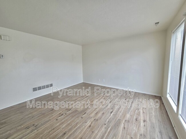 Photo - 5571 S 2800 W Townhome