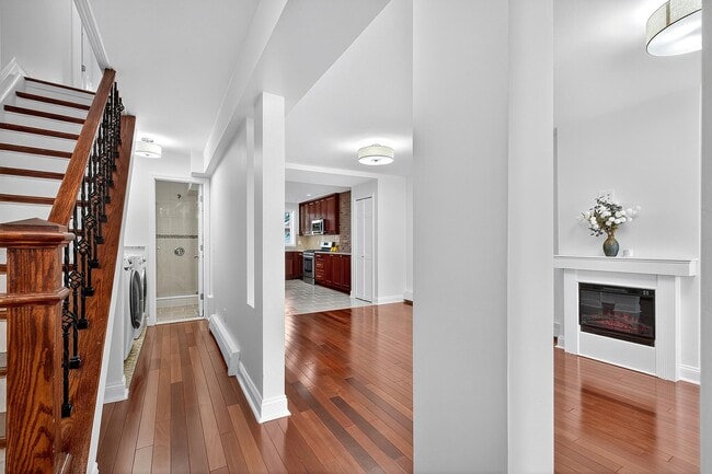 Photo - 382 Webster Ave