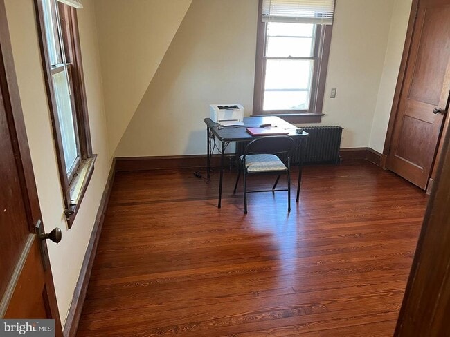 Photo - 194 Shewell Ave