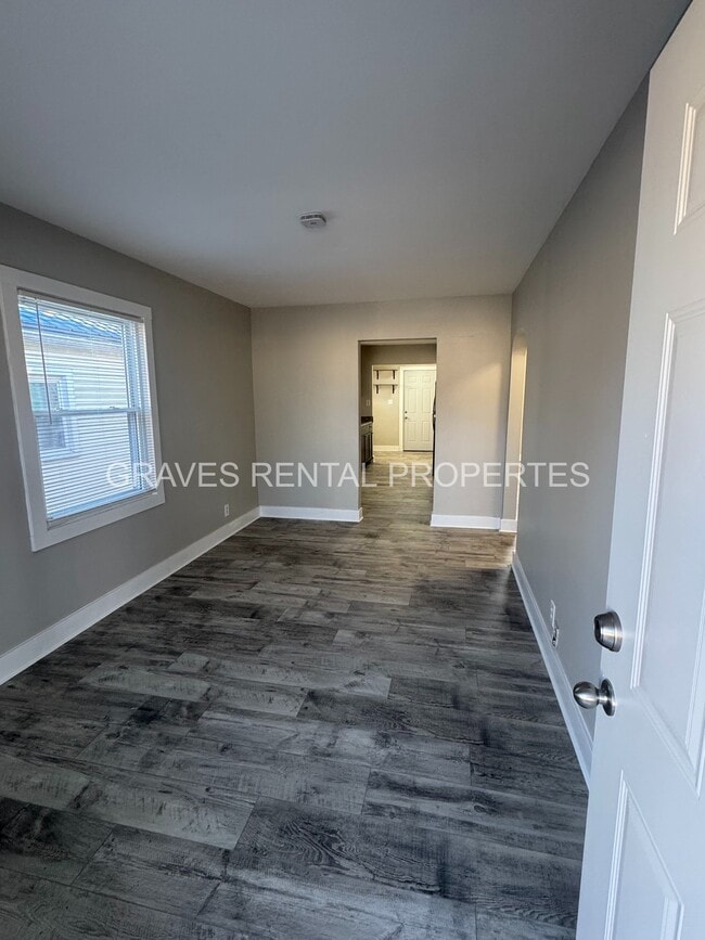 Photo - 1102 Oleanda Ave