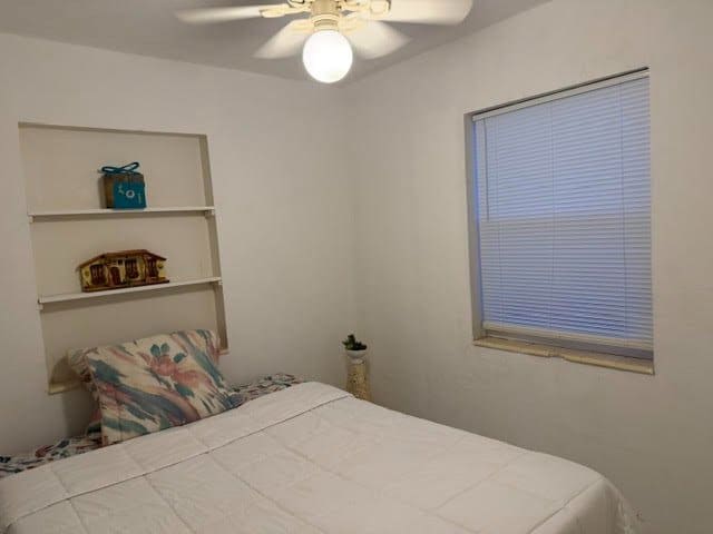 4710 NE 1st Ter