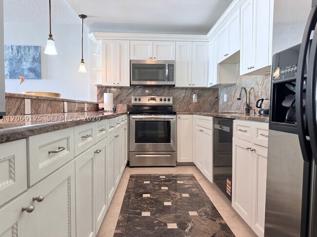 Building Photo - 19370 Collins Ave Unit 1627