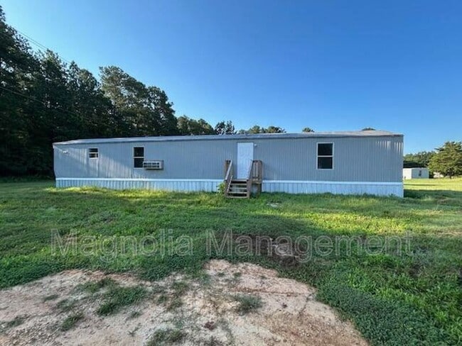 Building Photo - 538 Airport Rd Rental